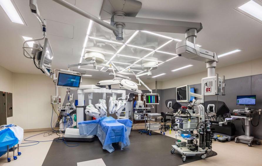 Surgery room at AdventHealth Tampa