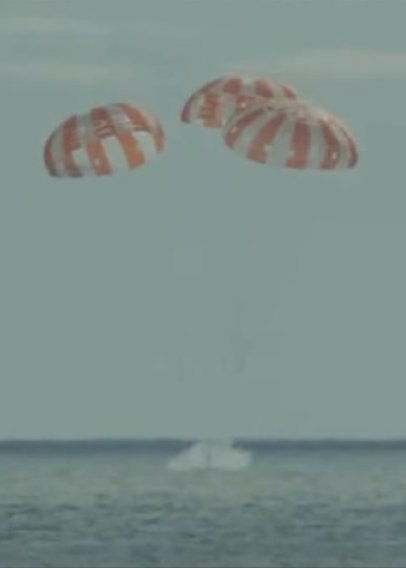 Orion splashdown